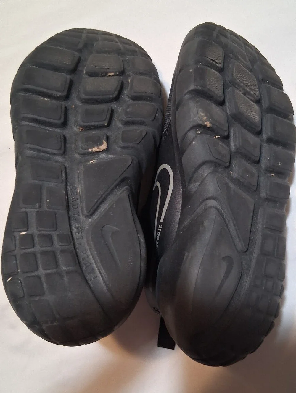 Nike Flex Runner 2 Black Anthracite Slip On Kids Sneaker 1.5Y Activewear Running